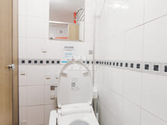 Unit 303 Outer Window Room 13th image