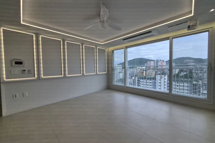 Spacious newly built apartment near Bucheon S 1th image