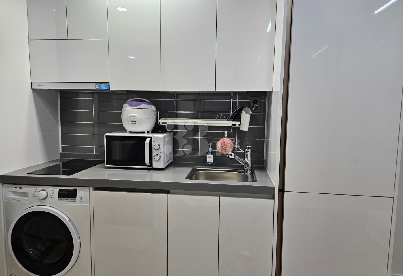 Newly built, fully furnished officetel, 13B 5th image