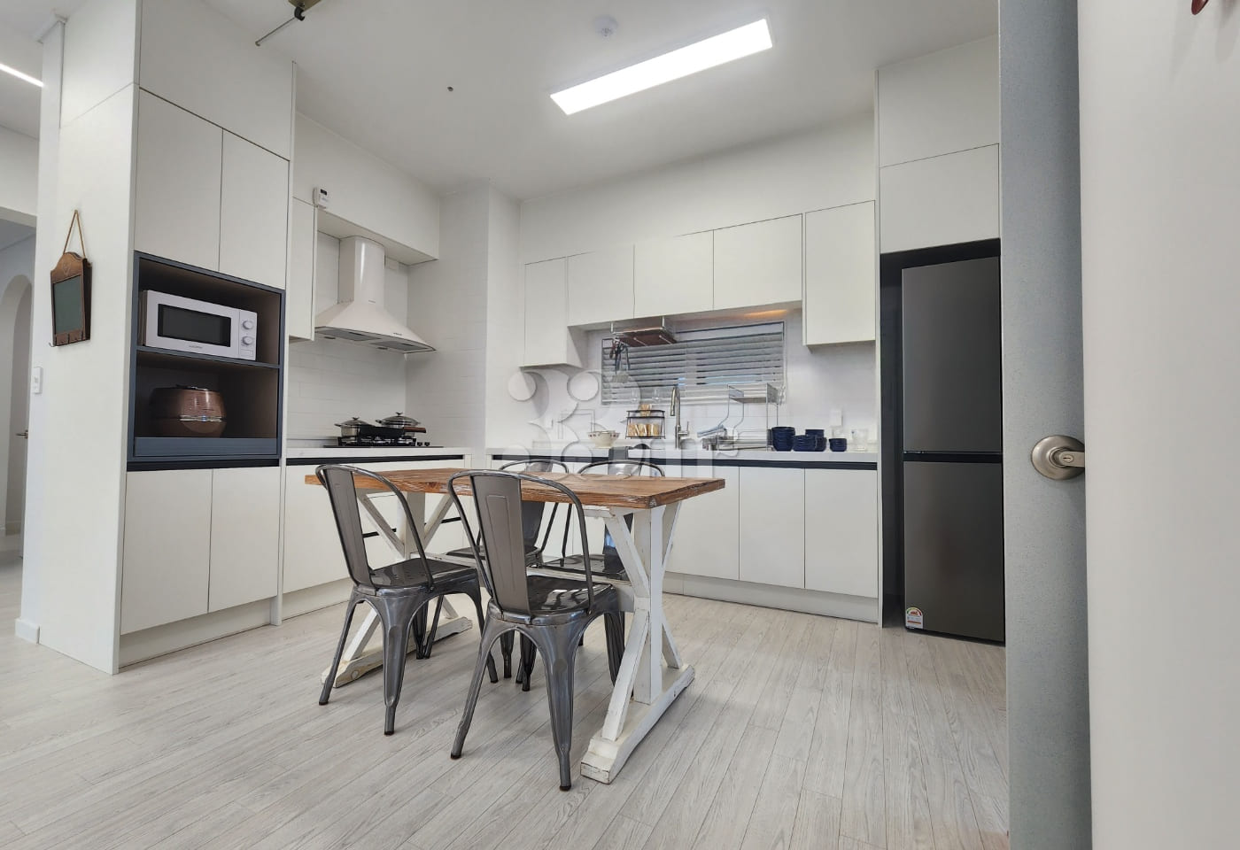 Brand-new, spacious two-room unit; parking av 4th image