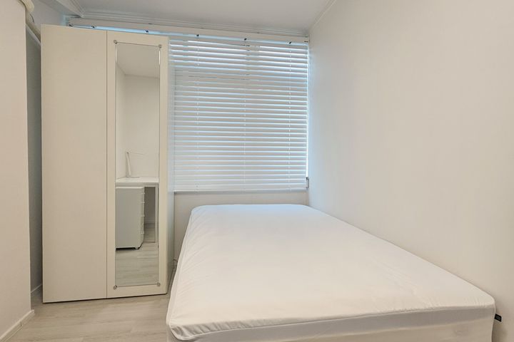 Room B 8번째 이미지