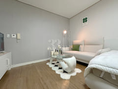 Well-maintained, fully furnished room 🍀 1th image