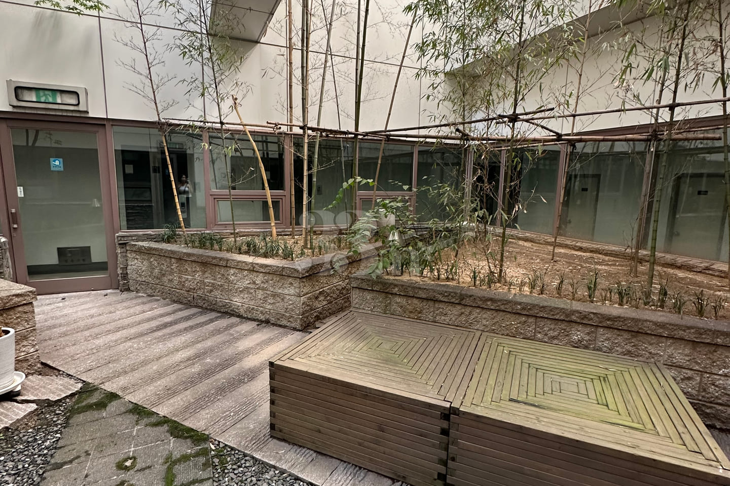 Large officetel in Eonju, Hak-dong 15th image