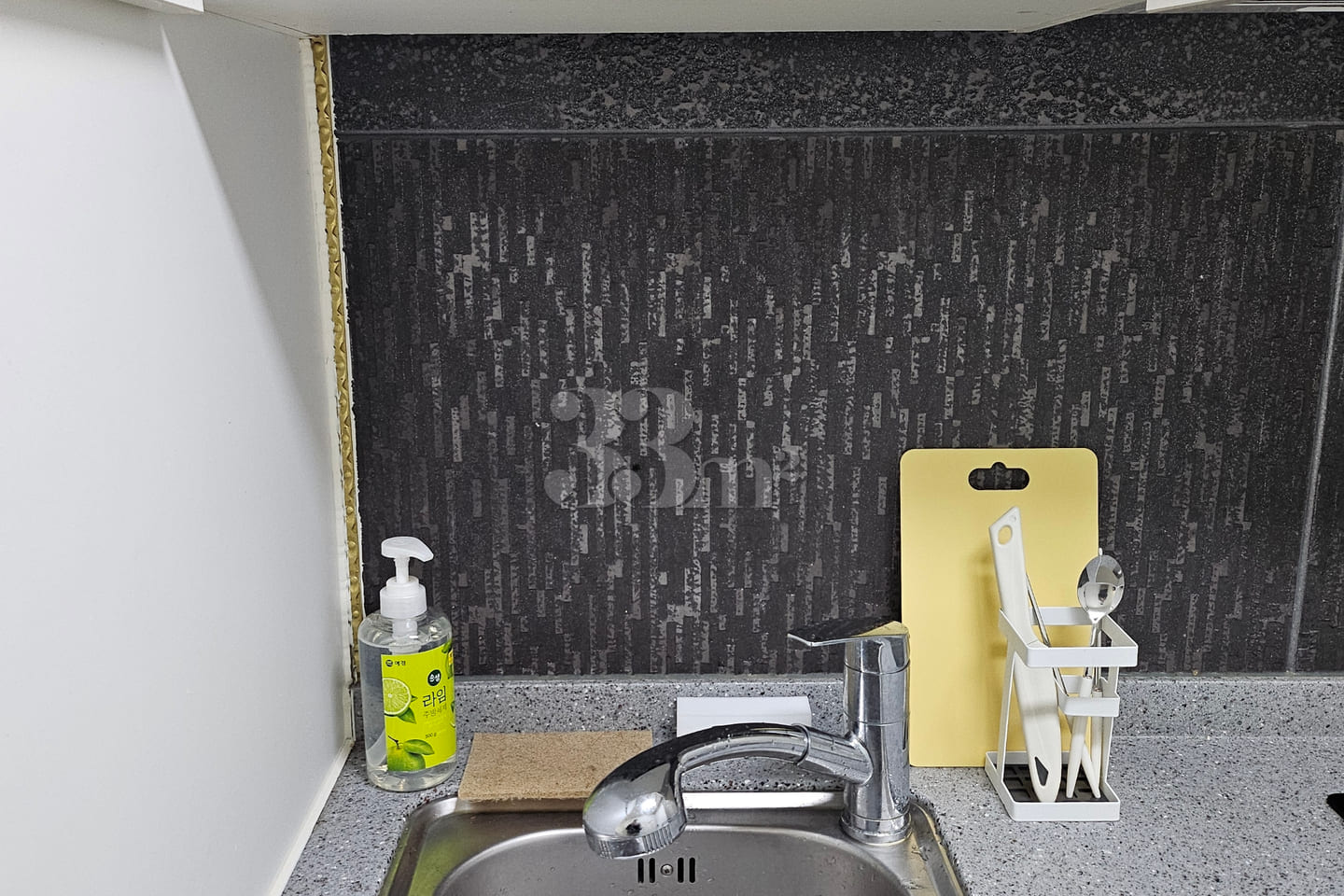 Studio apartment, 4-minute walk from the subw 3th image