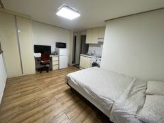 2 minutes from Nonhyeon Station (studio apart 8th image