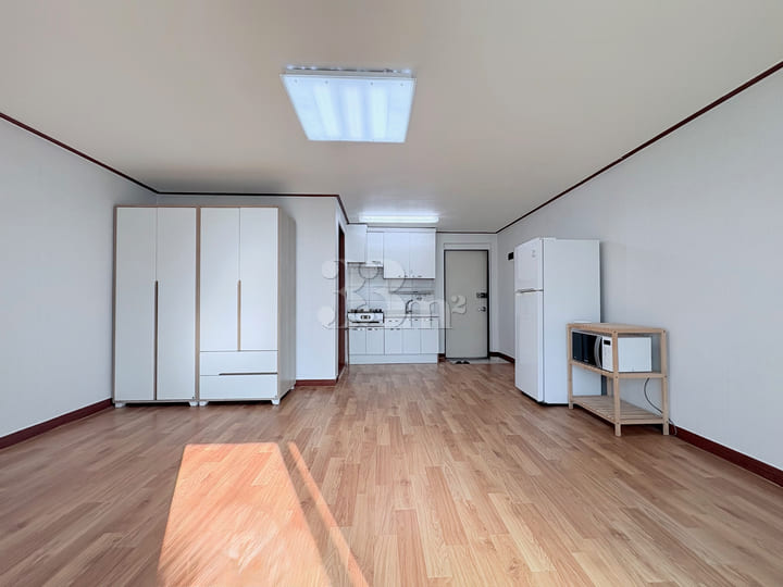 Spacious studio apartment near Deokgye Statio 방 이미지