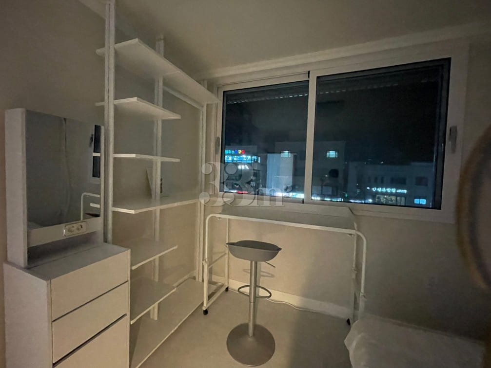 Room 2 3번째 이미지
