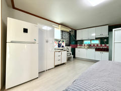 Spacious accommodation in Yeongdeungpo 5th image