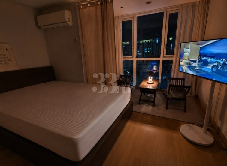 High-rise, fully furnished unit near Bangbae/ 7th image
