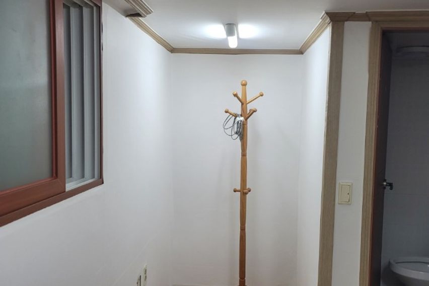 조용하고 큰 방 6번째 이미지