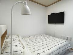 Room 102 / Warm Room / Bucheon Station 4th image
