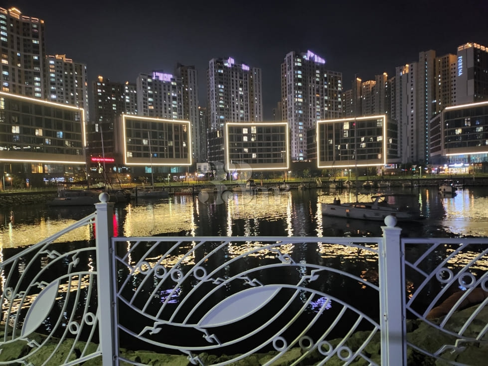 Here Marina 16th image