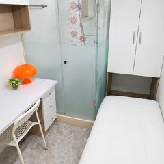 Compact studio with private bathroom Unit Image