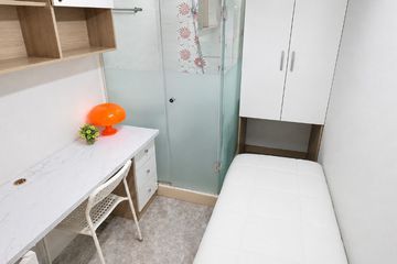 Compact studio with private bathroom