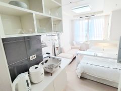 Hot spring with a full range of amenities and 5th image