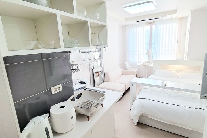 Hot spring with a full range of amenities and 5th image