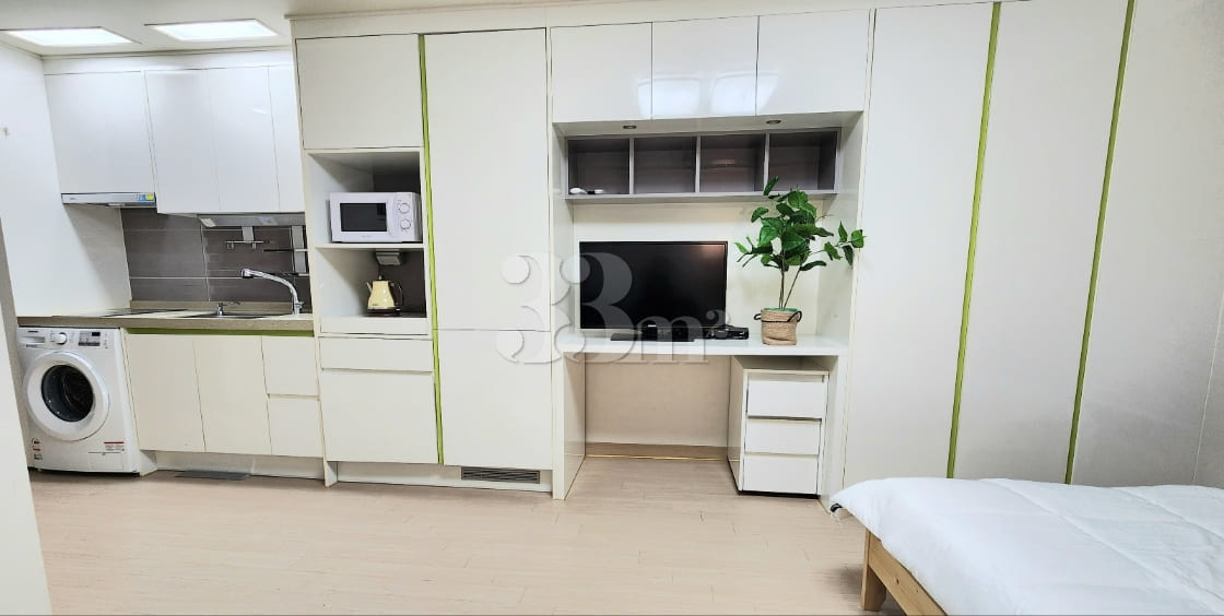 Fully-furnished studio apartment near Jeju Po 8th image