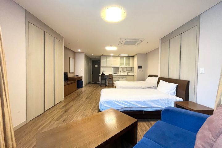 Spacious studio apartment near Seodaemun Stat 4th image