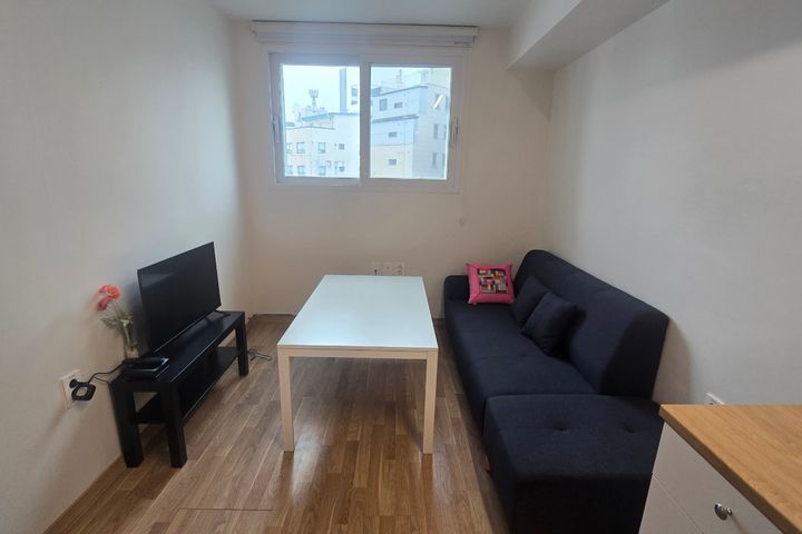 Room 302 0th image