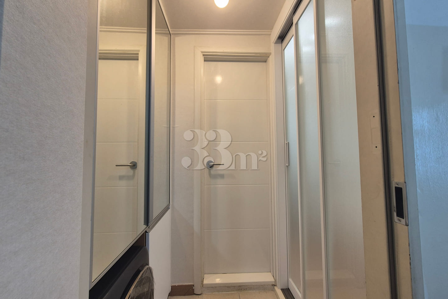 Fully furnished, renovated, 5th floor with el 8th image