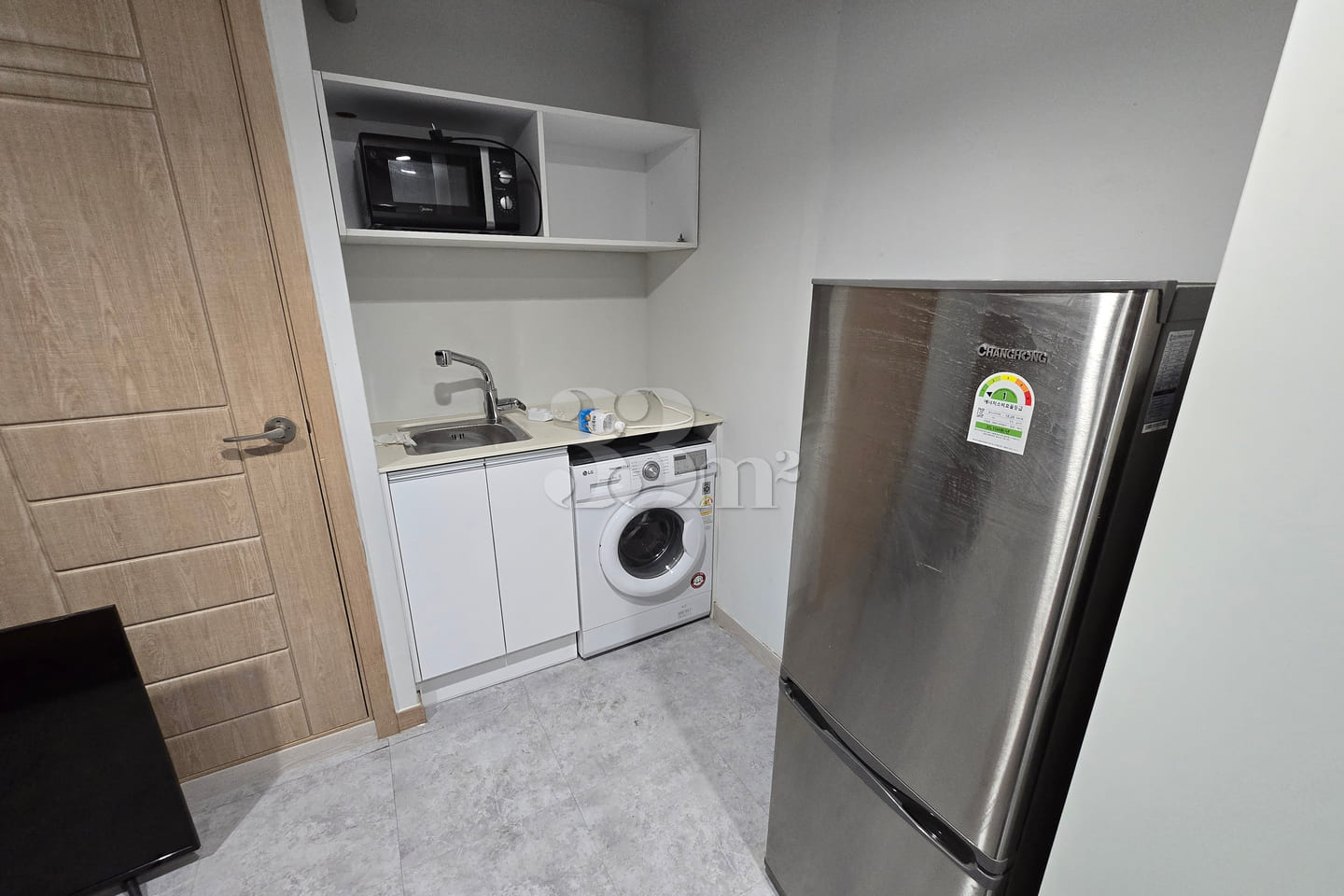 Fully furnished unit with a terrace near Geum 3th image