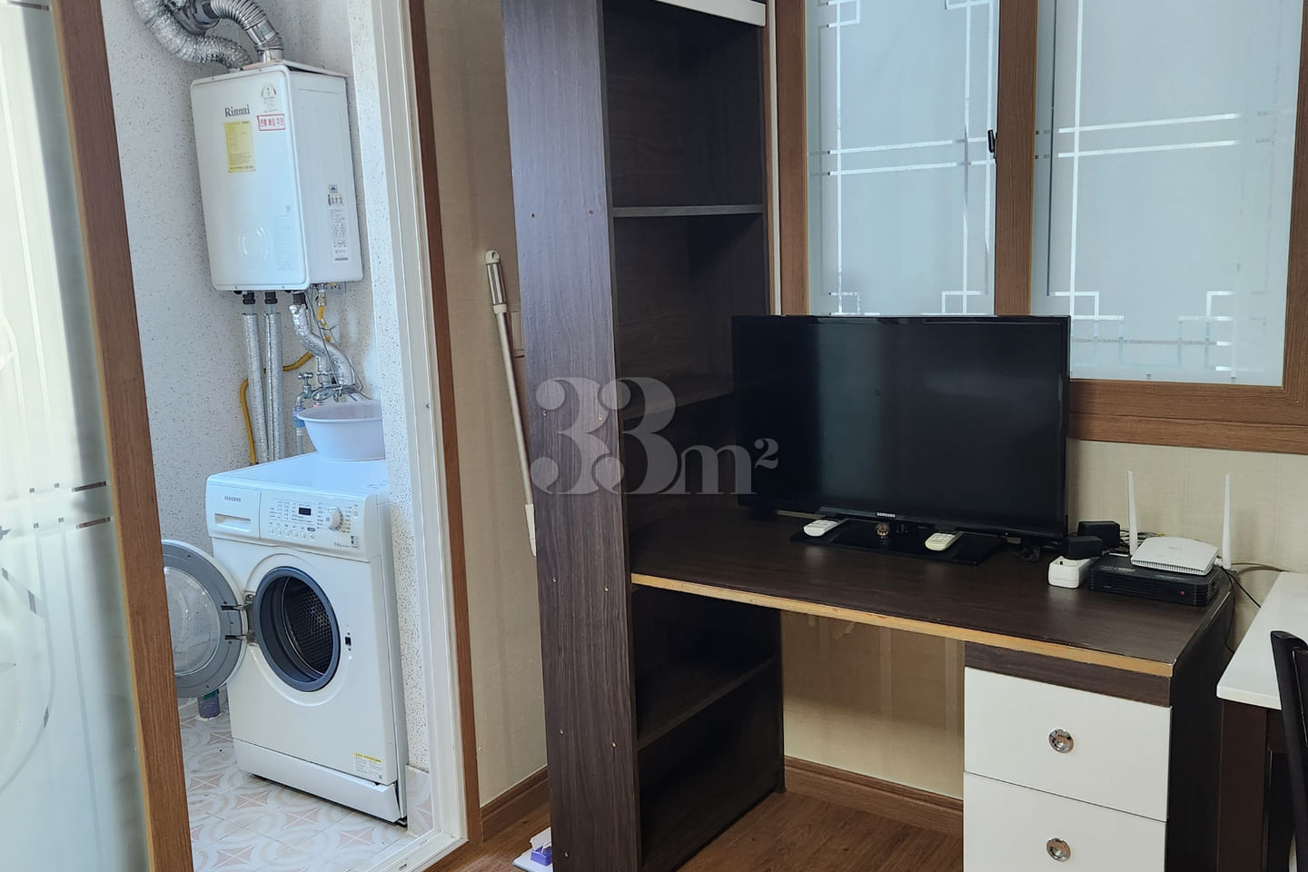 Studio apartment with separate room/balcony 9th image