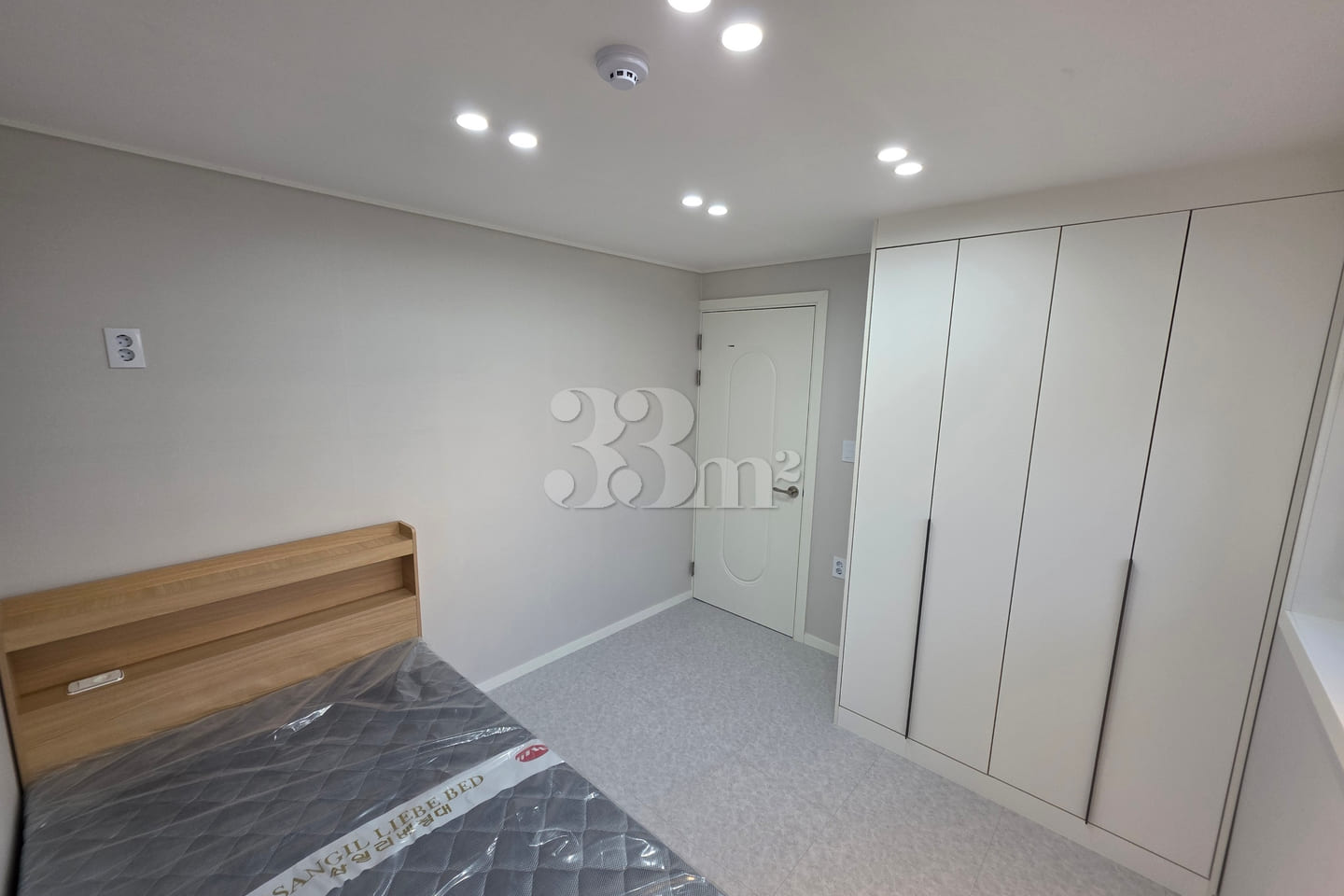 Brand new, fully furnished. 6th image