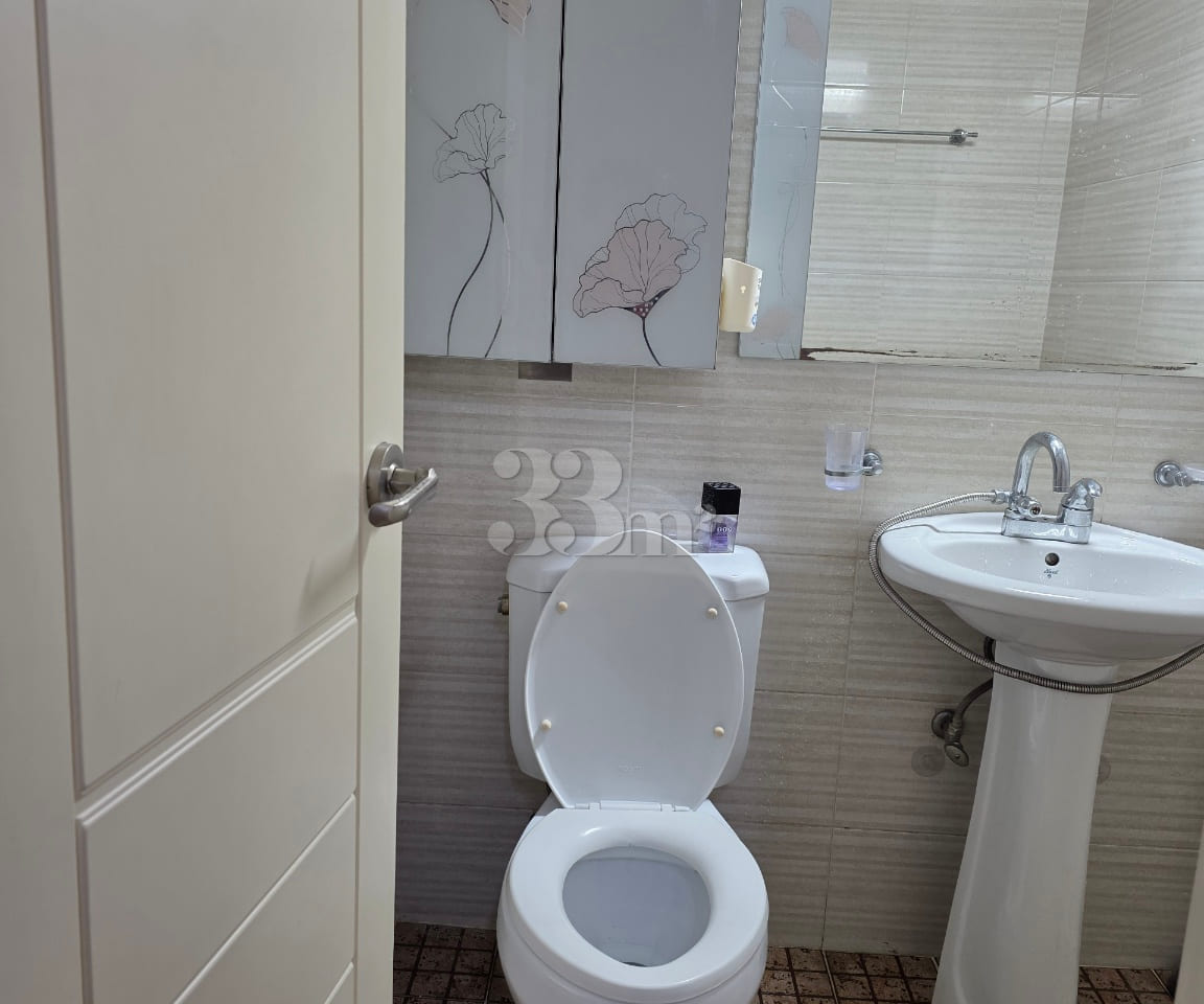 Neat studio apartment in Sanho-dong 7th image