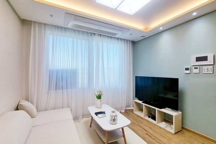 [Sinjeongnegeori Station] 2-room 2th image