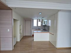 Popular Listing_View-tastic Apartment for Ful 10th image