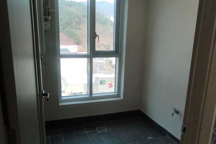 Jeonggwan Riverside Officetel A 6th image