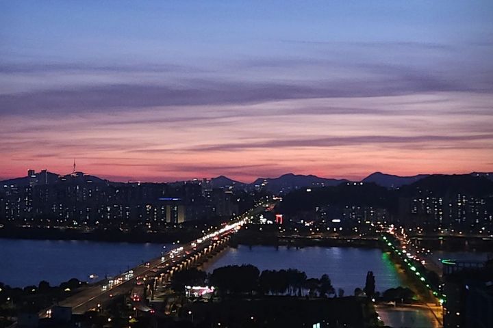 한강뷰 역세권 감성숙소 3번째 이미지