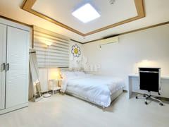 Nampo-dong Queen Bed Full of Happiness 4th image
