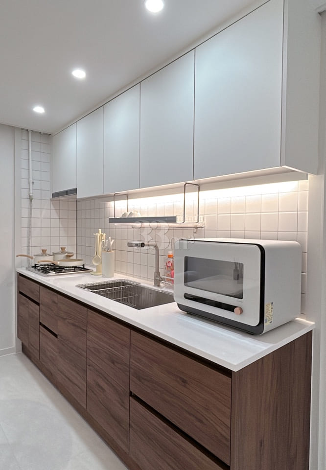 It's a clean, new house. 6th image