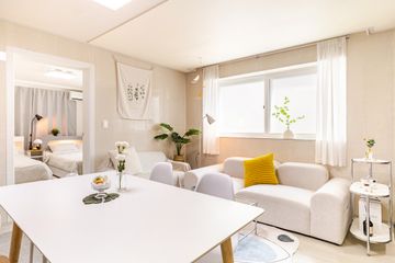 Spacious living room, 2 rooms, 3 beds