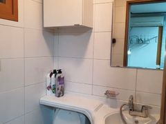 Room 201 9th image