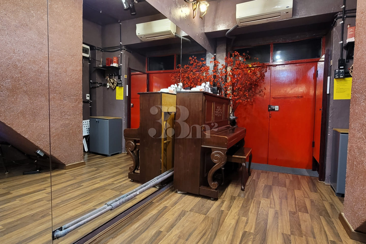 Private space on the 1st and 2nd floors 3th image