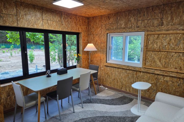 Detached rural house, 10-minute walk to the b 2th image