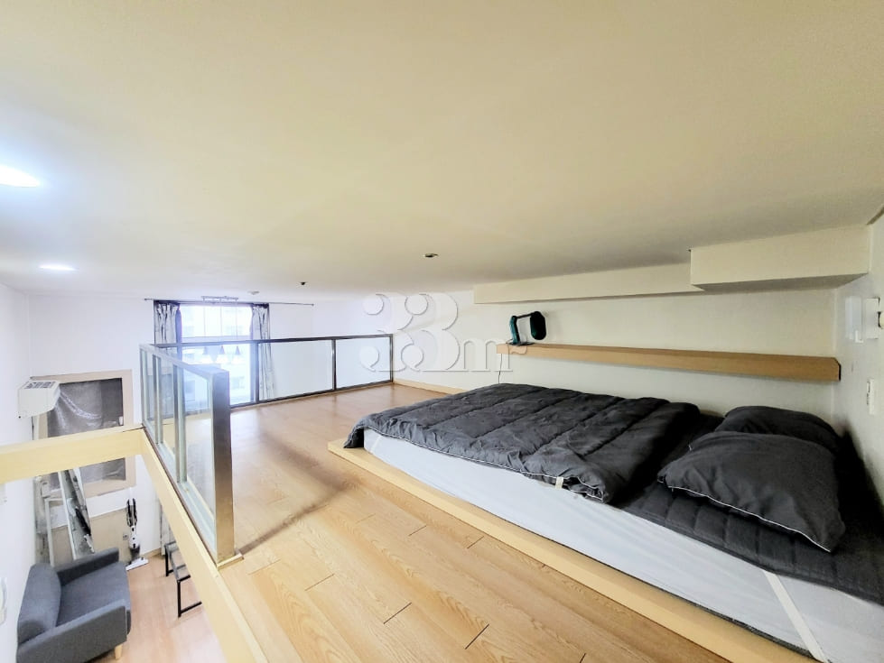 5-minute walk from Gangnam Gyodae Station, du 4th image