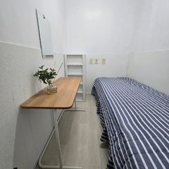 Modern Room 313 Unit Image