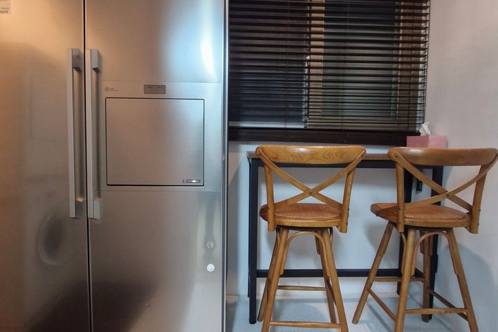 Fully furnished, stylish space just 5 minutes 15th image