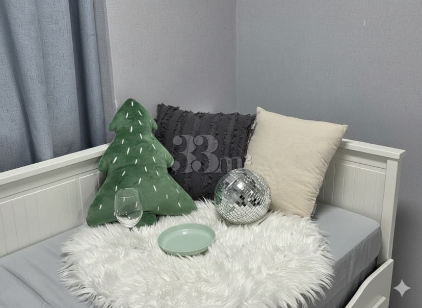 Newly built, fully furnished studio near the 2th image