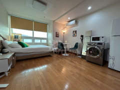 ✨Spacious room with city view, 2 mins from Si 4th image