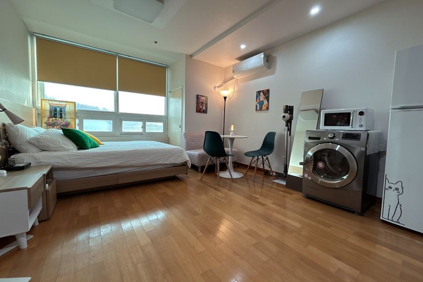 ✨신촌역2분넓은방시티뷰