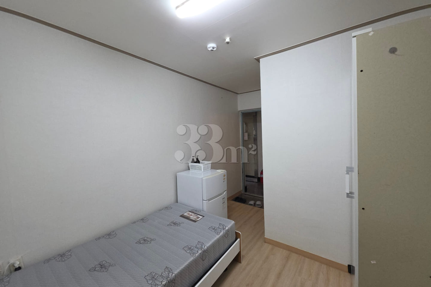 Room 301 11th image