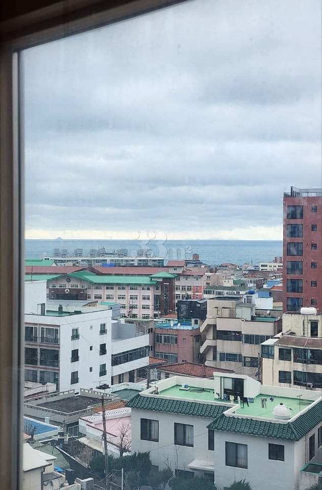 Fully-furnished studio apartment near Jeju Po 15th image