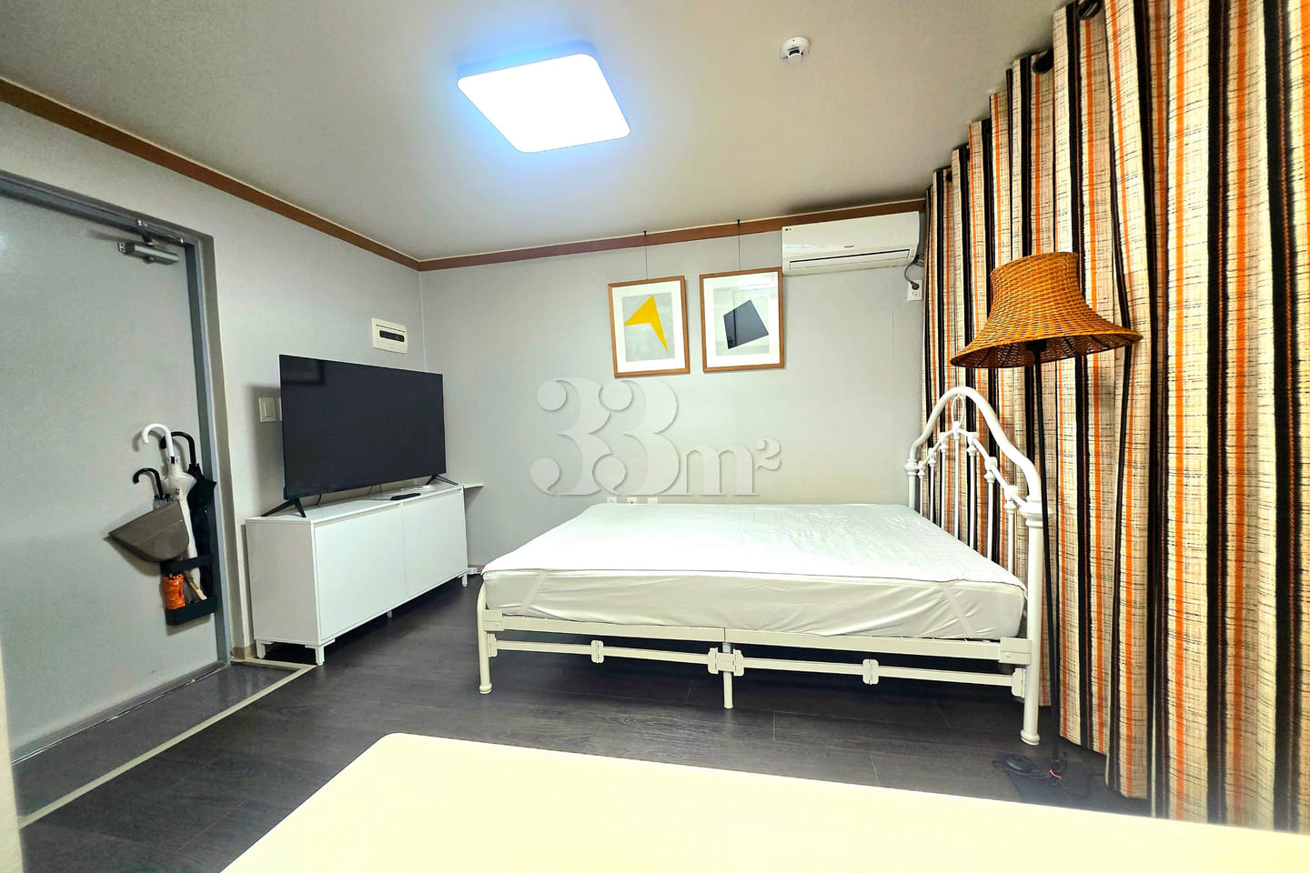 Neat Studio in Mangwon (Unit 201) 2th image