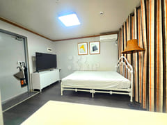 Neat Studio in Mangwon (Unit 201) 2th image