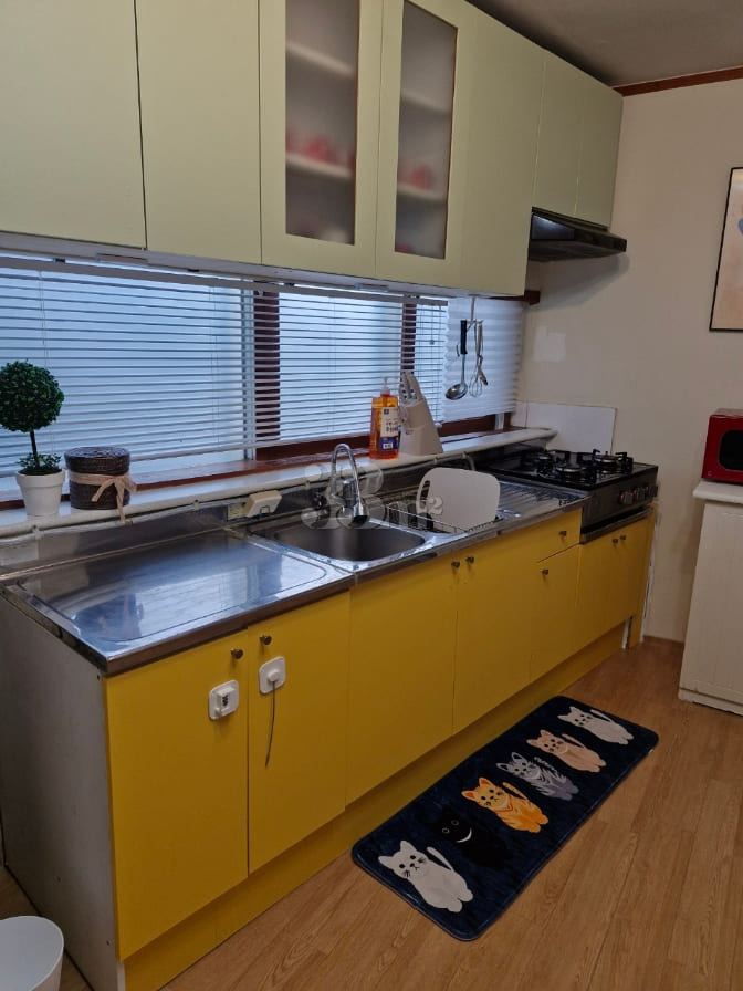 Two-room unit near St. Mary's Hospital & Jung 13th image