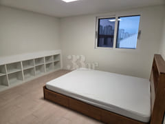 Spacious 2-bedroom unit + rooftop terrace 5th image